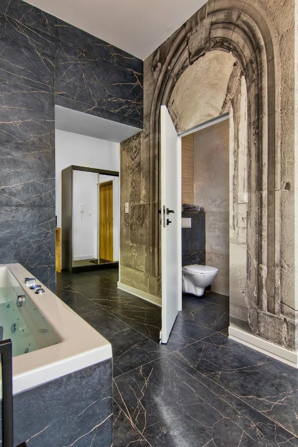 Apartament Czarny Z Jacuzzi Krasków Eksteriør bilde