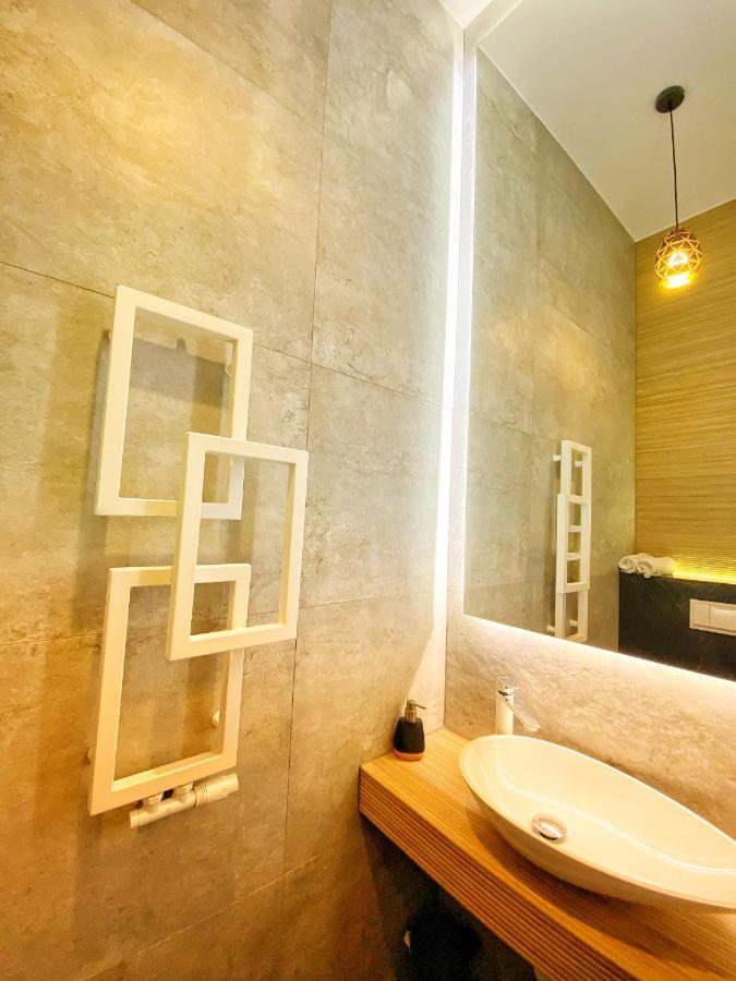 Apartament Czarny Z Jacuzzi Krasków Eksteriør bilde